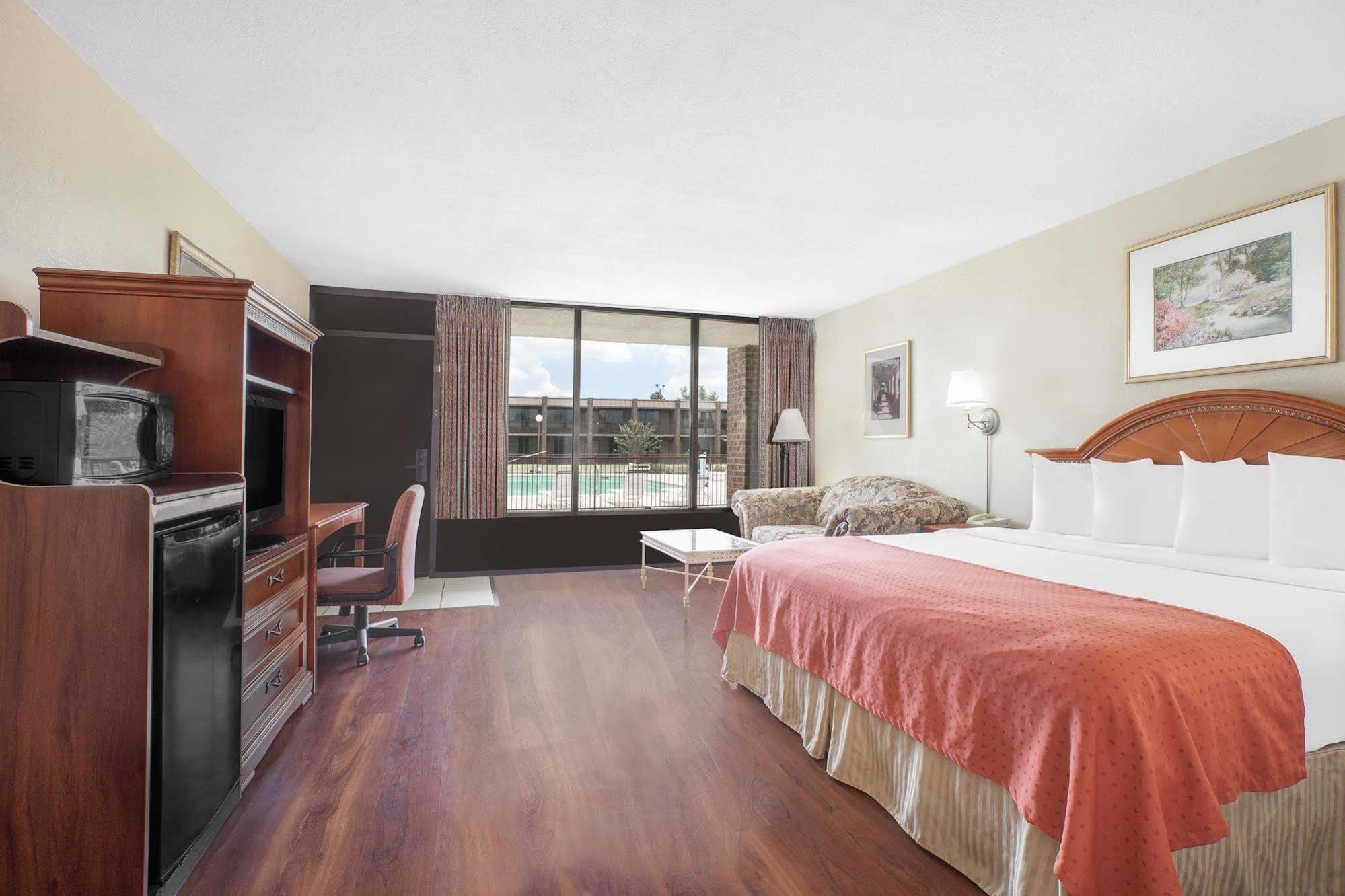 Baymont By Wyndham Paris Μοτέλ Εξωτερικό φωτογραφία